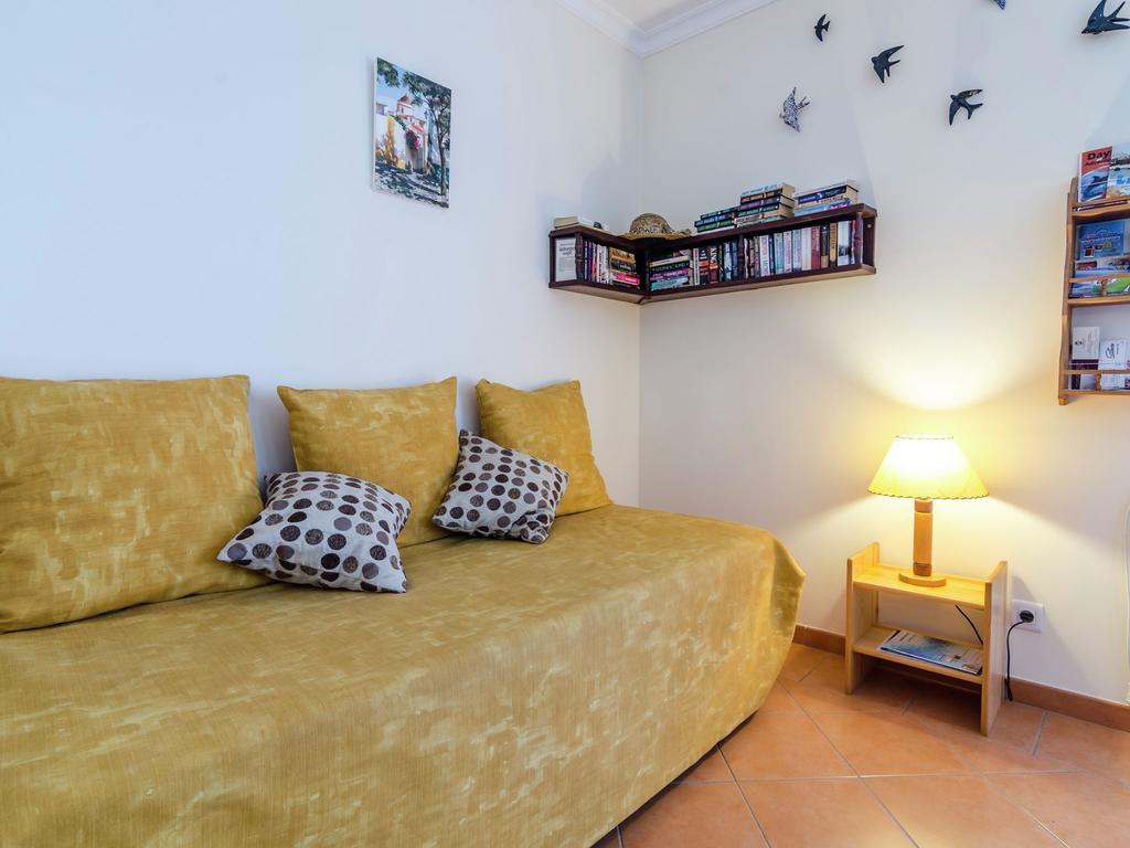 This Warm And Comfortable Apartment Lagos Room photo